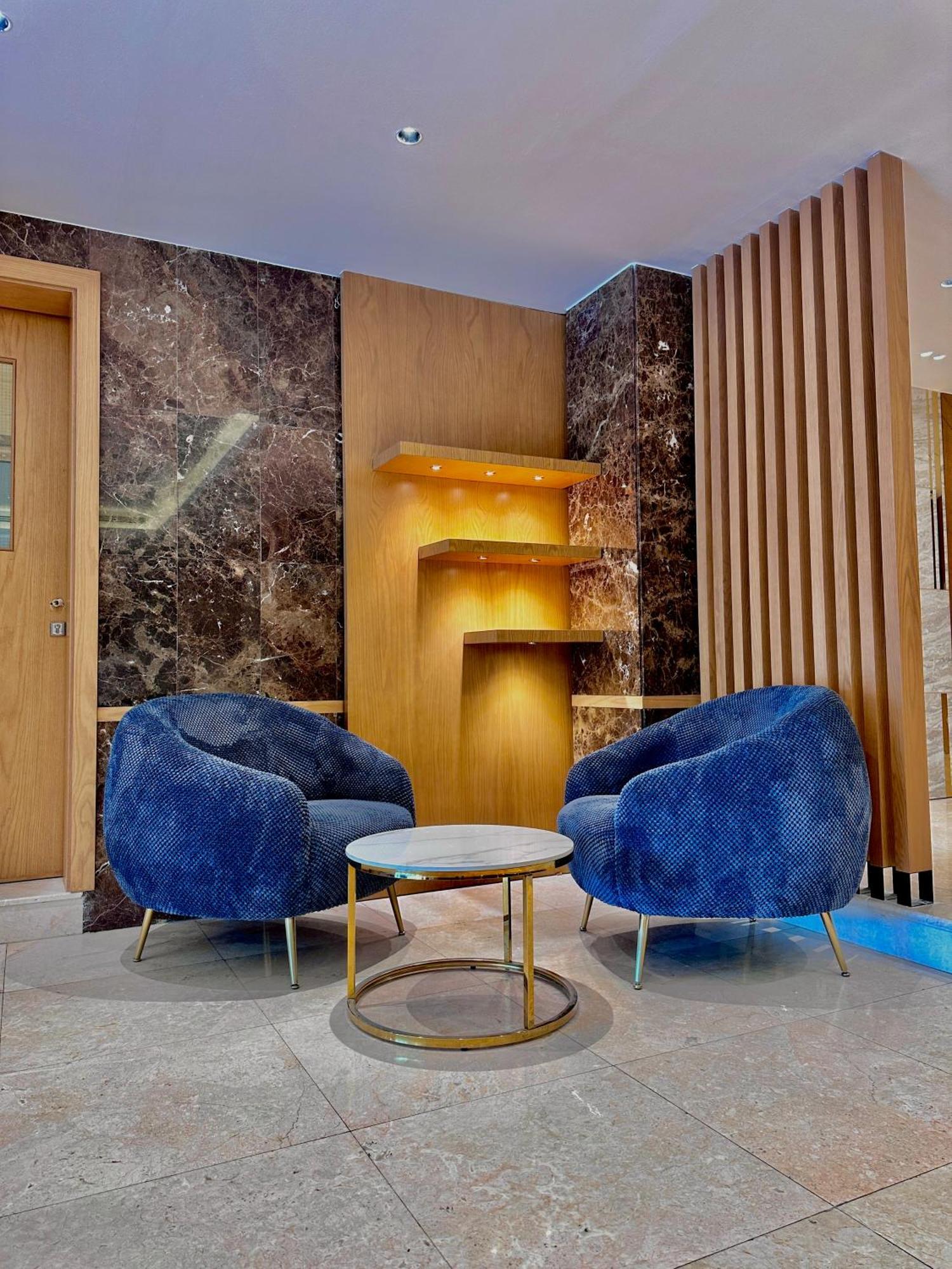 Mirador Hotel Manama Exterior photo